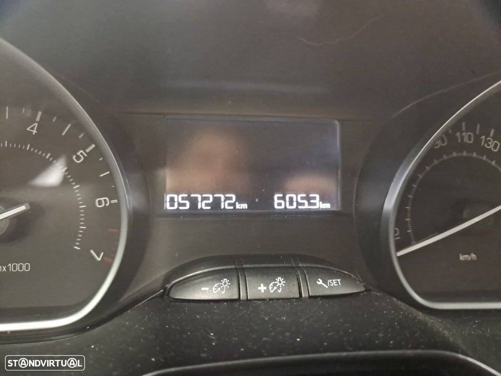 Peugeot 208 1.2 PureTech Signature - 13