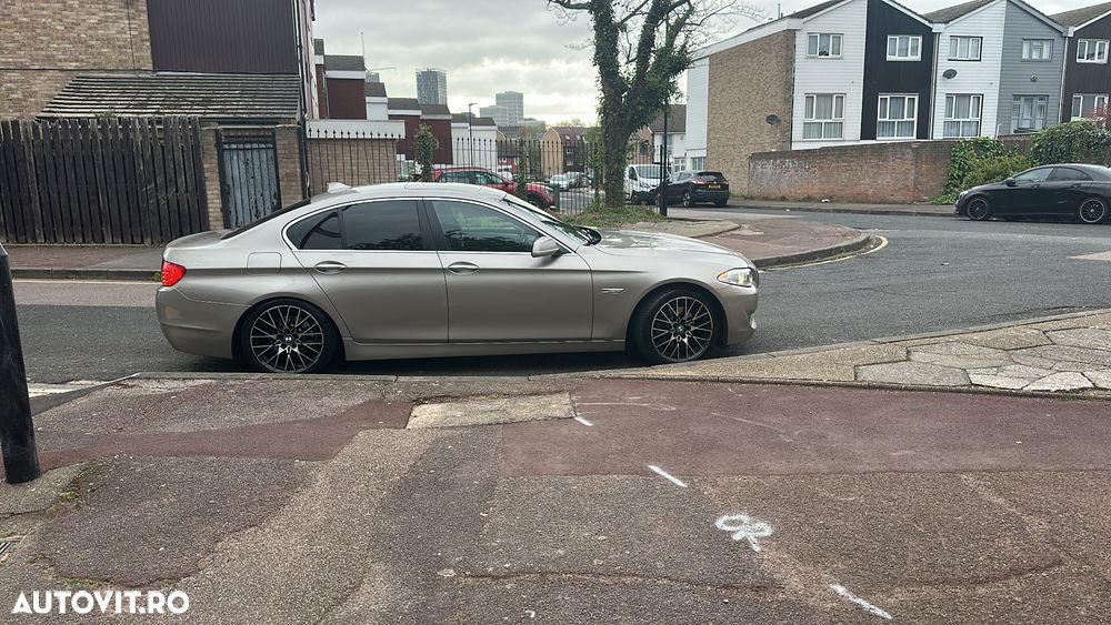 BMW Seria 5 520d xDrive - 12