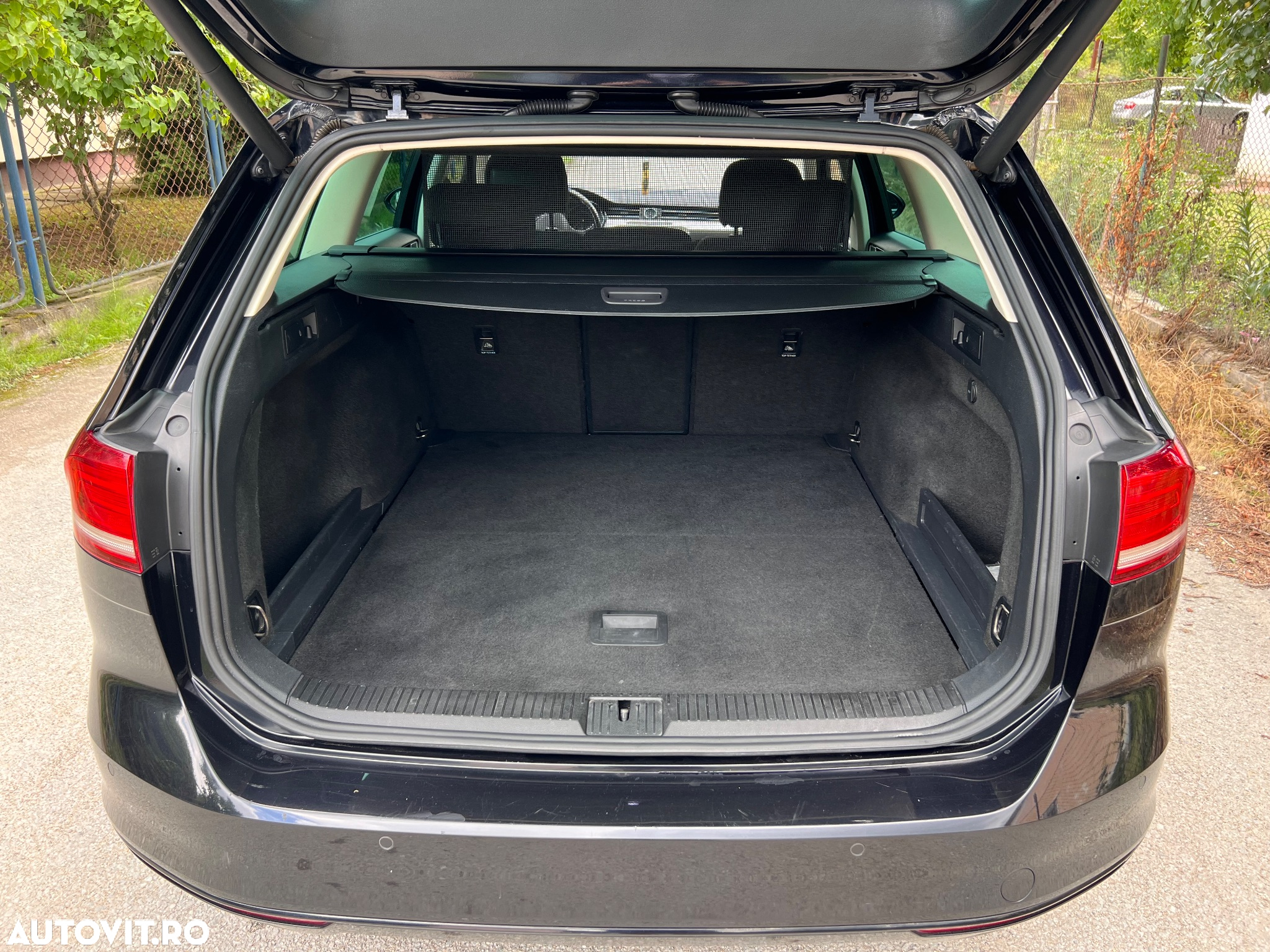 Volkswagen Passat Variant 2.0 TDI DSG (BlueMotion Technology) Trendline - 10