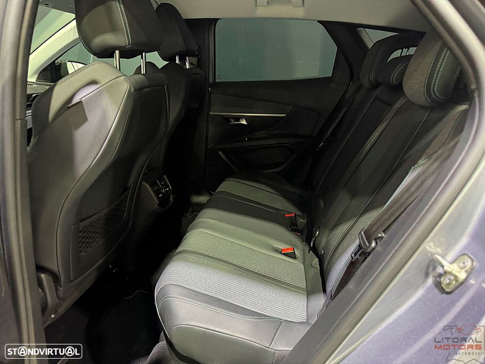 Peugeot 3008 1.2 PureTech Allure Pack EAT8 - 18