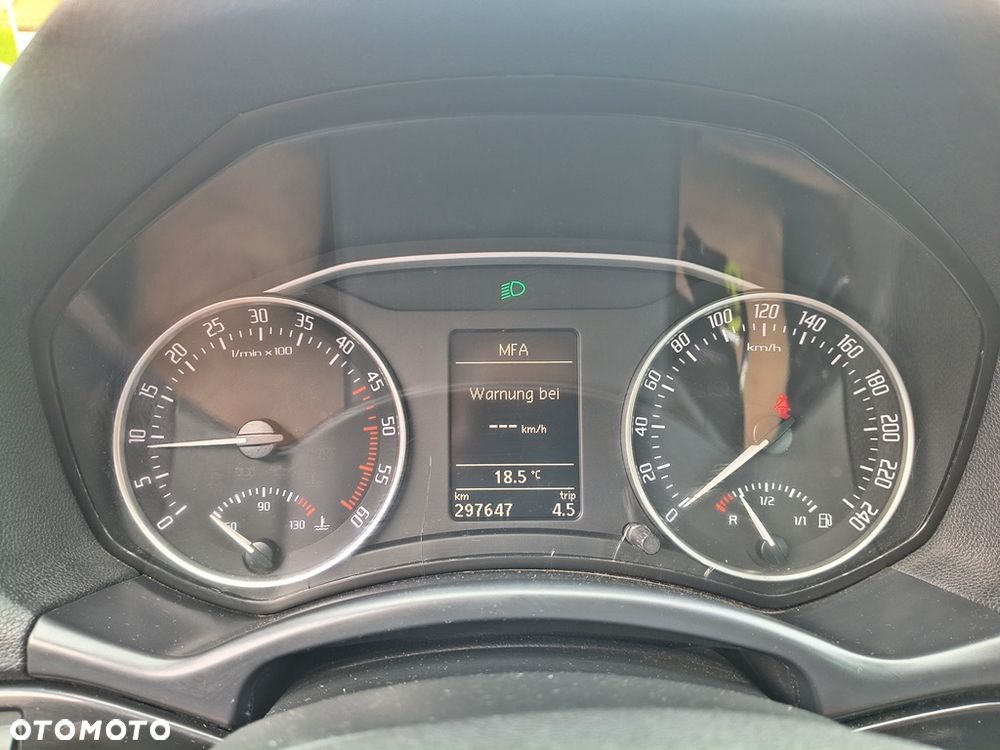 Skoda Octavia 2.0 TDI DPF DSG Laurin & Klement - 38