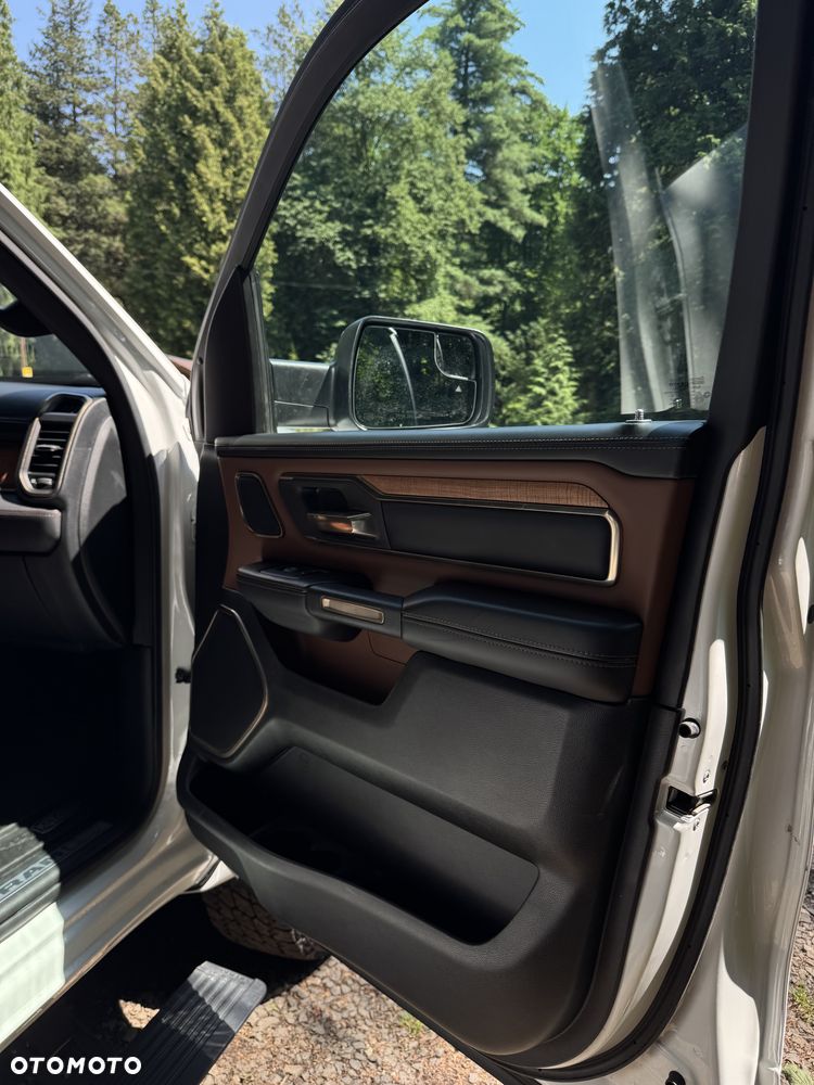 RAM 1500 Crew Cab Longhorn - 12