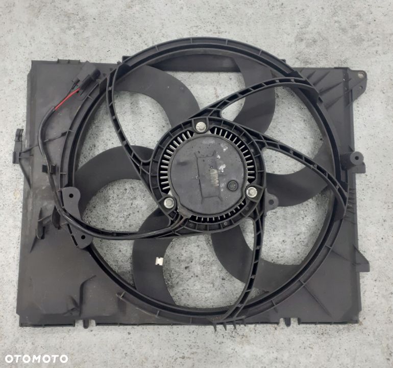 BMW E90 318I 2.0 BENZYNA WENTYLATOR CHŁODNICY - 2