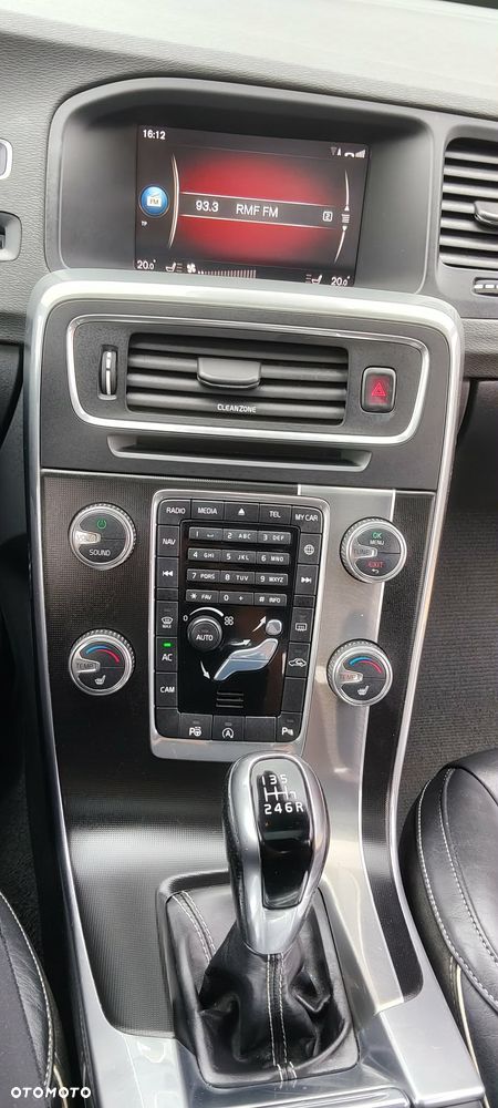 Volvo V60 D4 Drive-E R-Design Momentum - 25