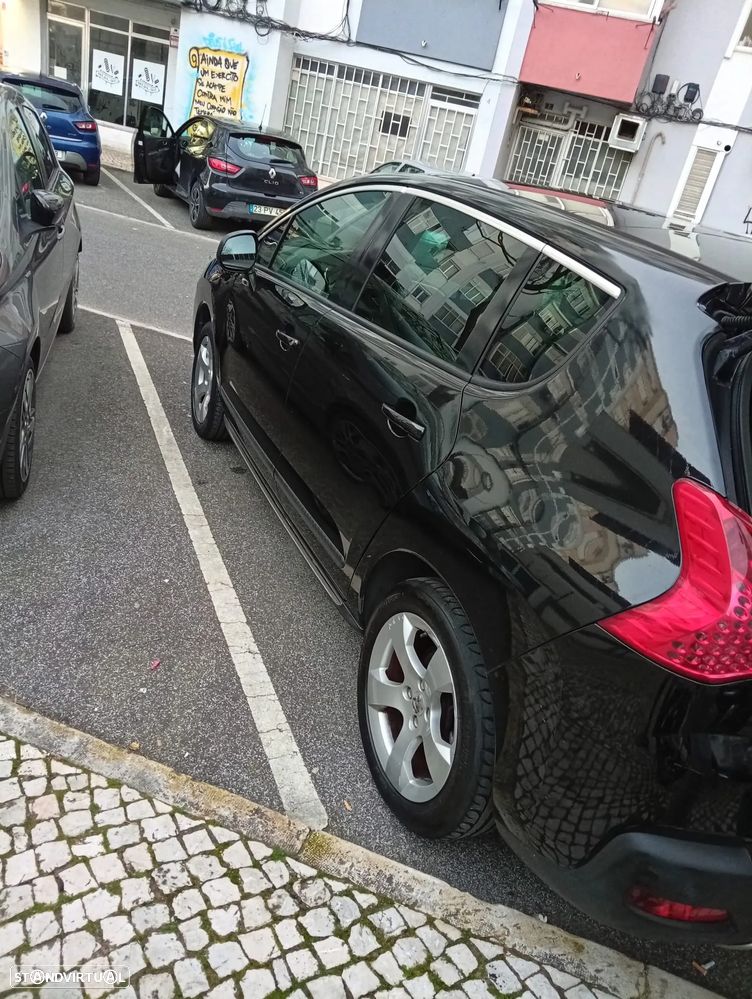 Peugeot 3008 1.6 HDi Allure J18 - 24