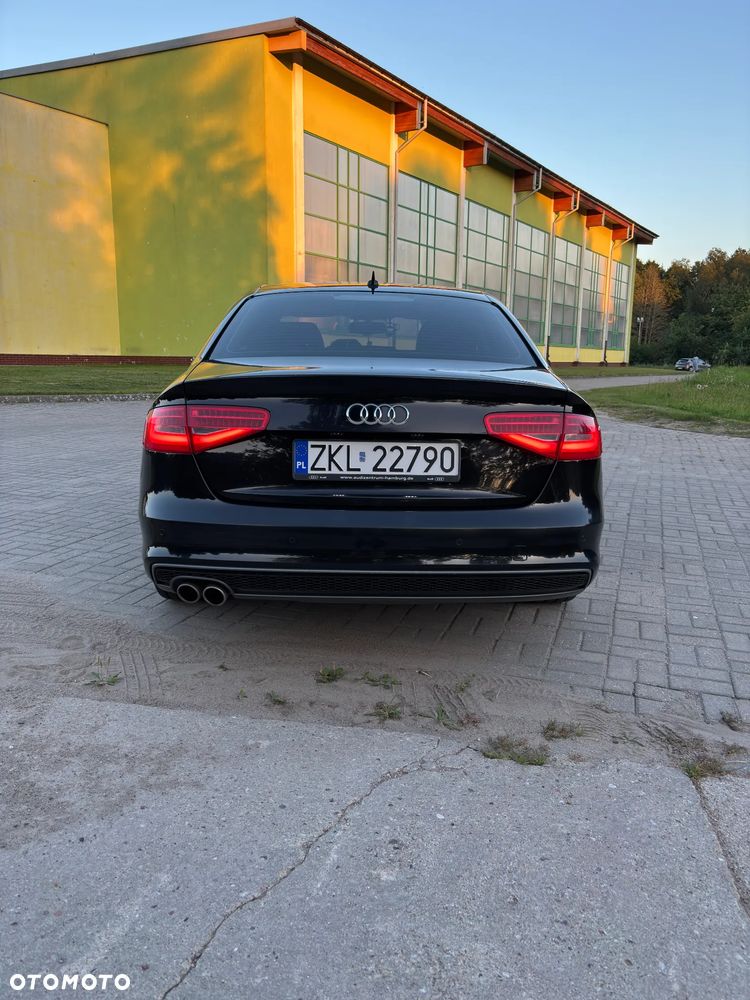Audi A4 Limousine - 4