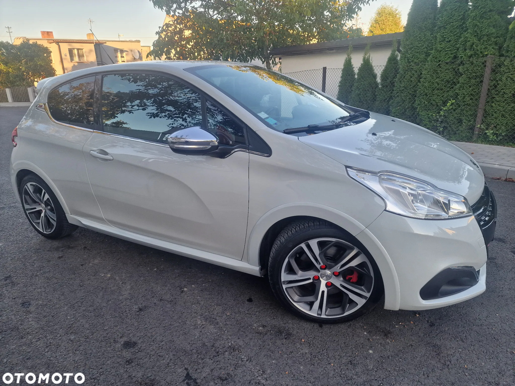 Peugeot 208 THP STOP & START GTi by Sport - 16