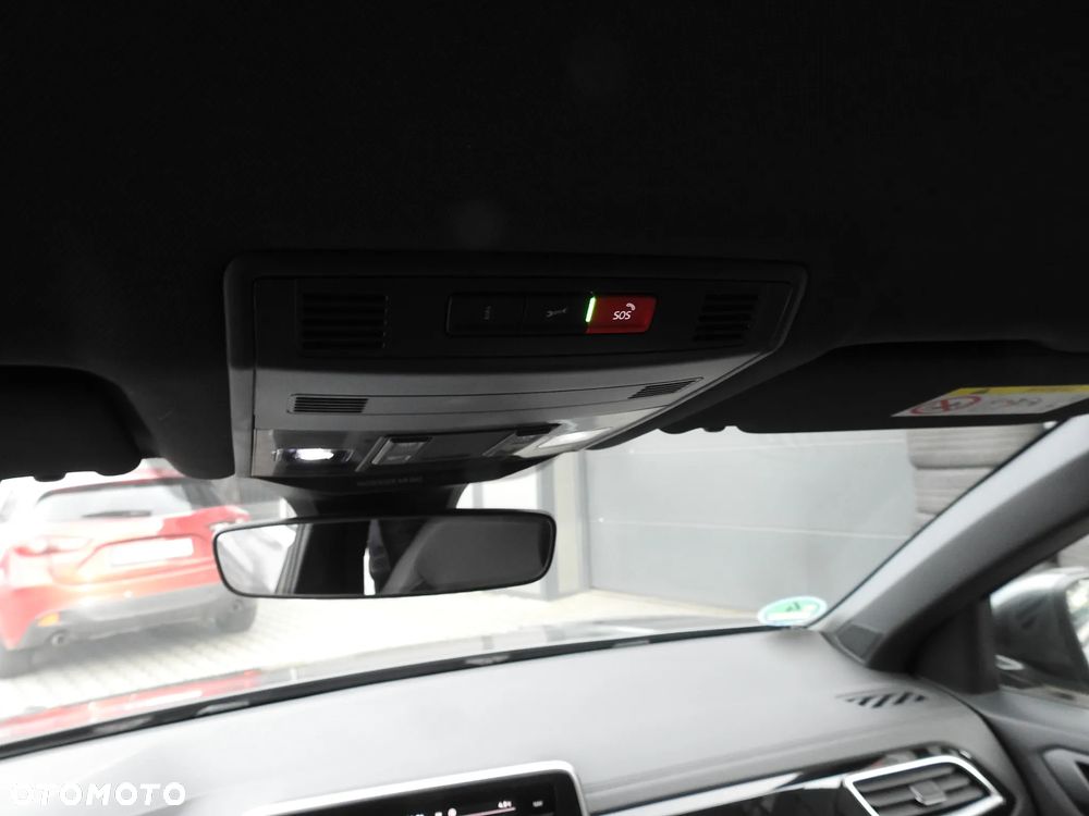 Volkswagen T-Roc 1.5 TSI OPF DSG R-Line - 14