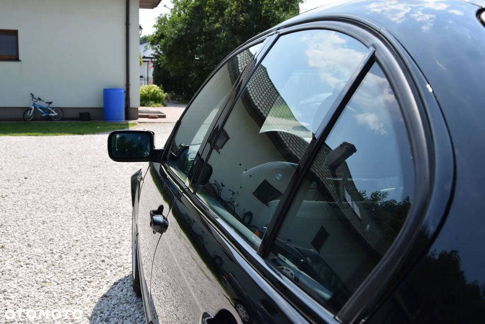 BMW Seria 3 325i Edition Sport - 23