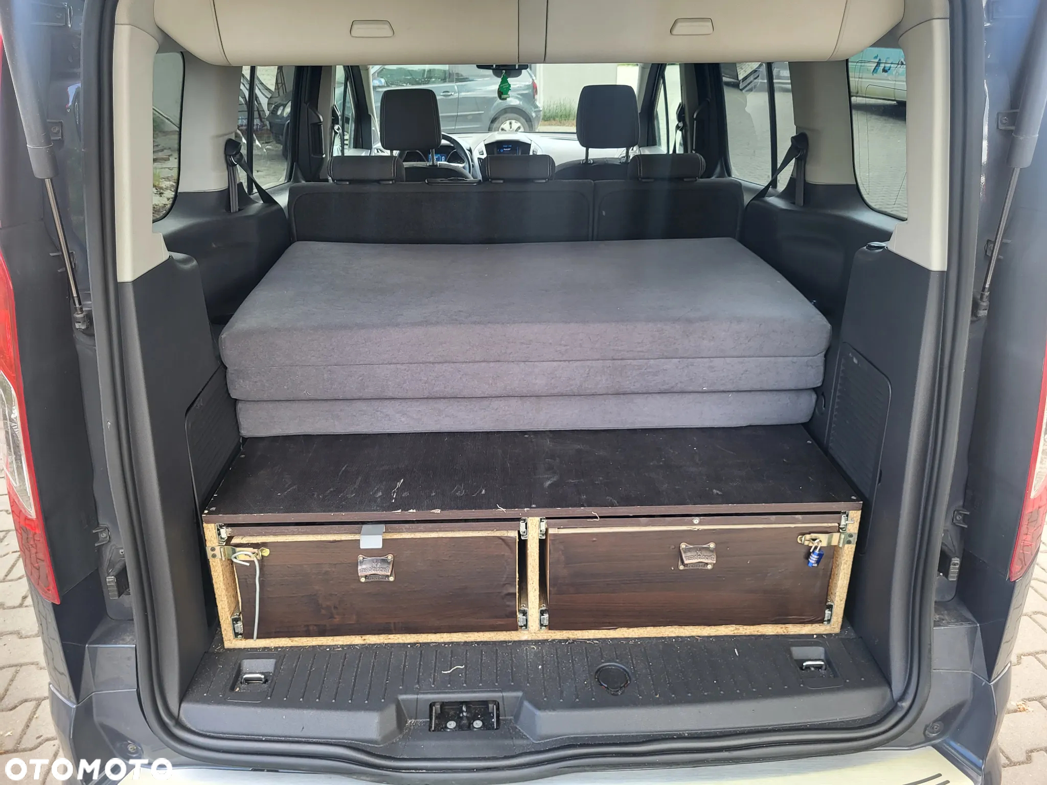 Ford Tourneo Connect 1.6 TDCi Titanium - 12