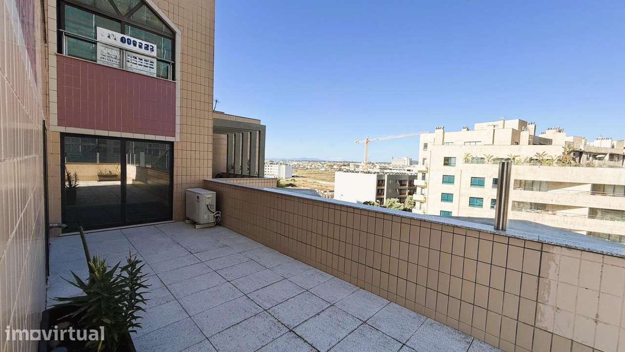 Apartamento T3 Duplex (Terraço e Vista Mar) - Grande imagem: 4/32