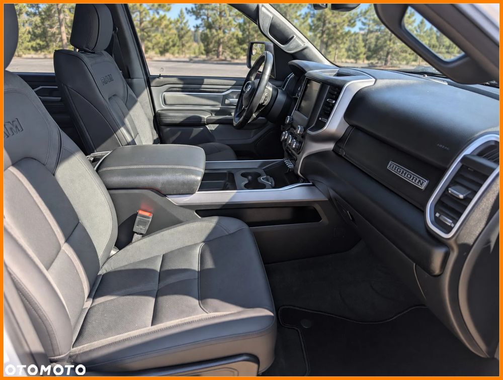 RAM 1500 Crew Cab Shortbed Bighorn - 22