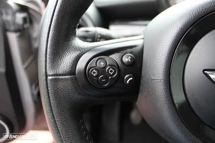 MINI 3 Portas Cooper D - 25