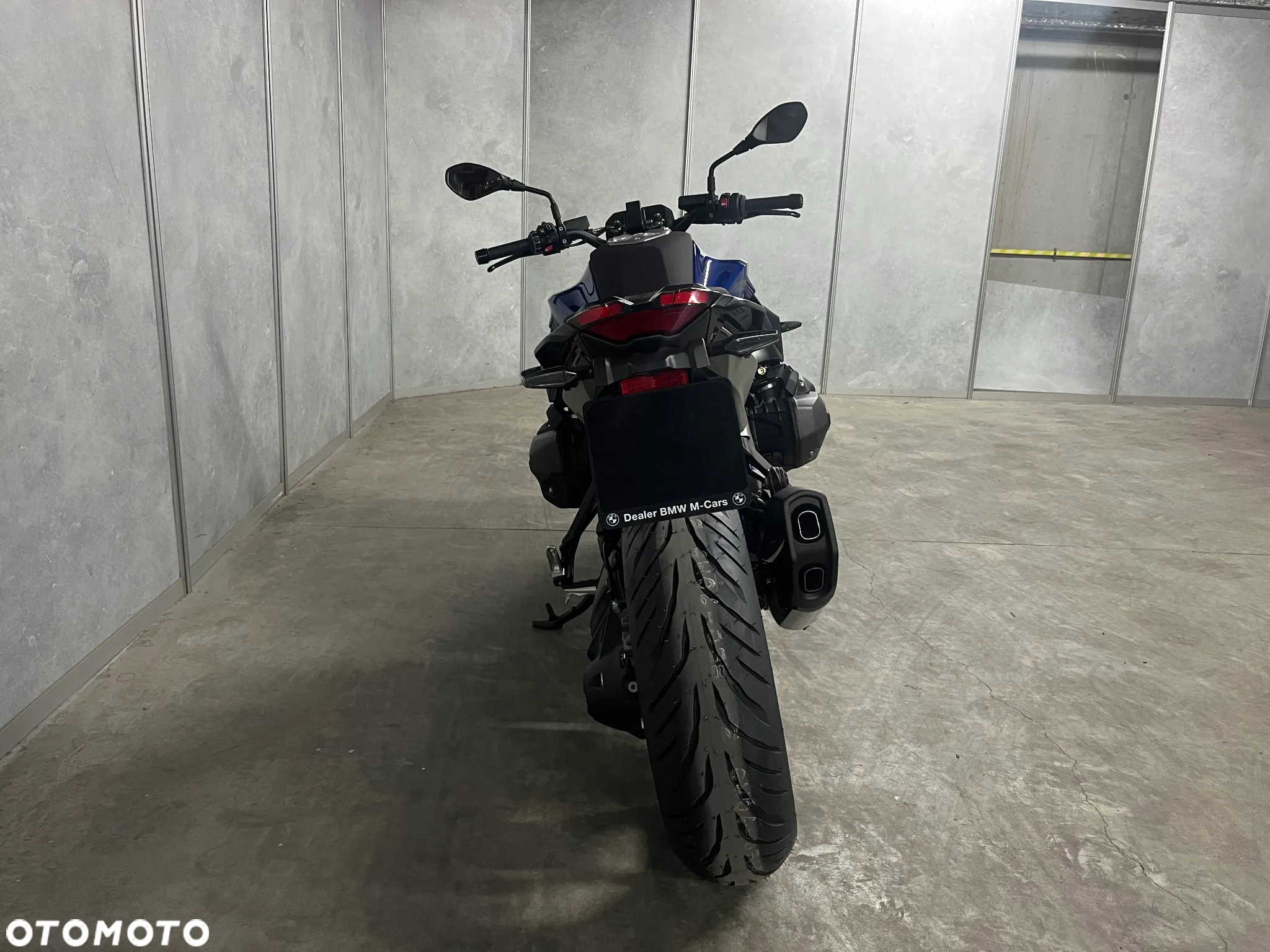 BMW R - 8