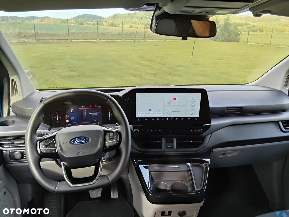 Ford E-Tourneo Custom - 18