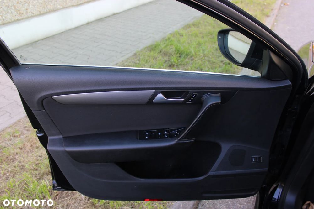 Volkswagen Passat 1.6 TDI BlueMotion - 37