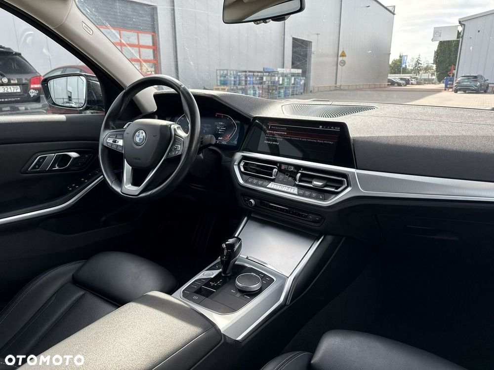 BMW Seria 3 320d MHEV Luxury Line - 21