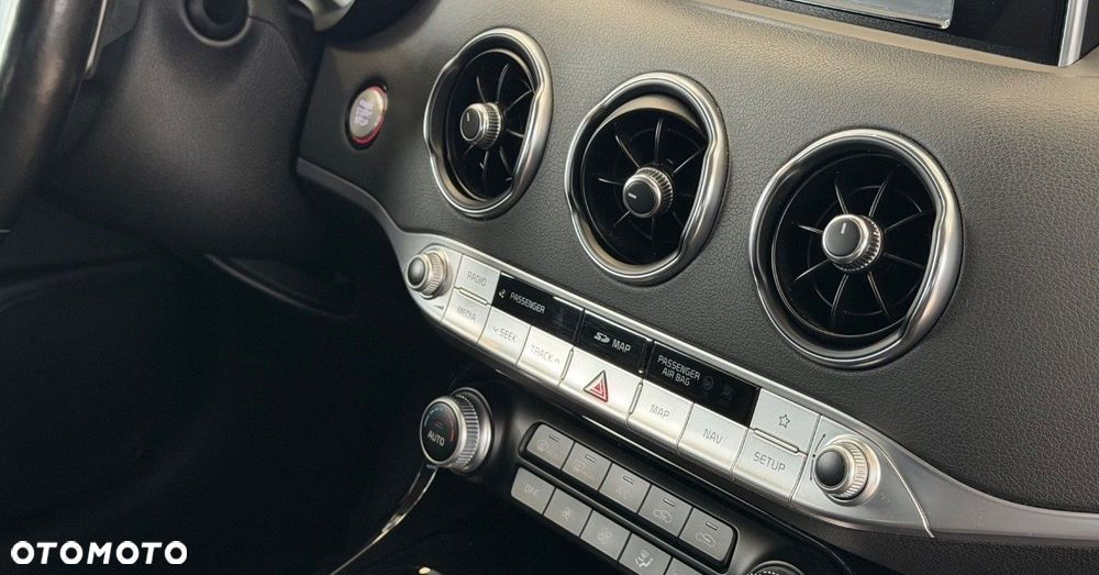 Kia Stinger 2.0 T-GDI GT Line - 10