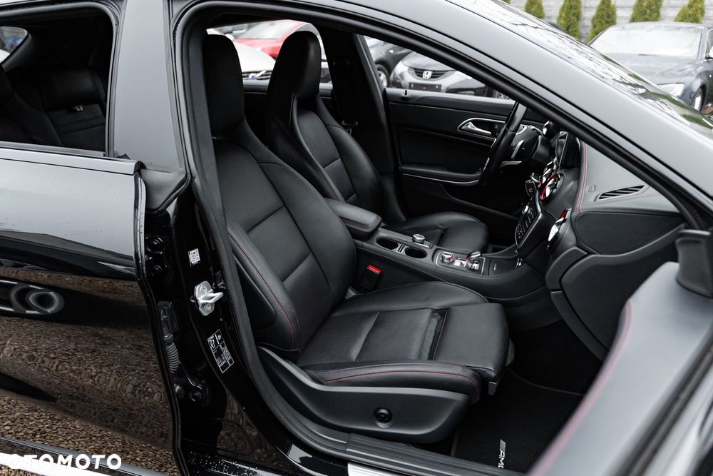 Mercedes-Benz CLA AMG 45 4Matic 7G-DCT - 27