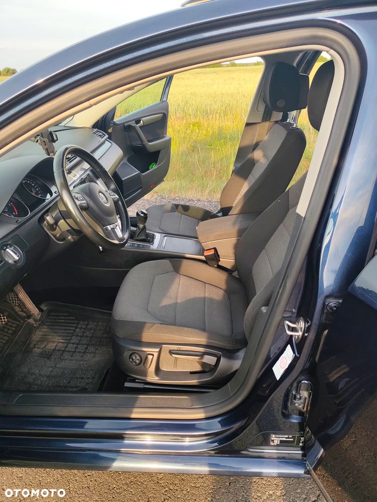 Volkswagen Passat 2.0 TDI Comfortline - 13