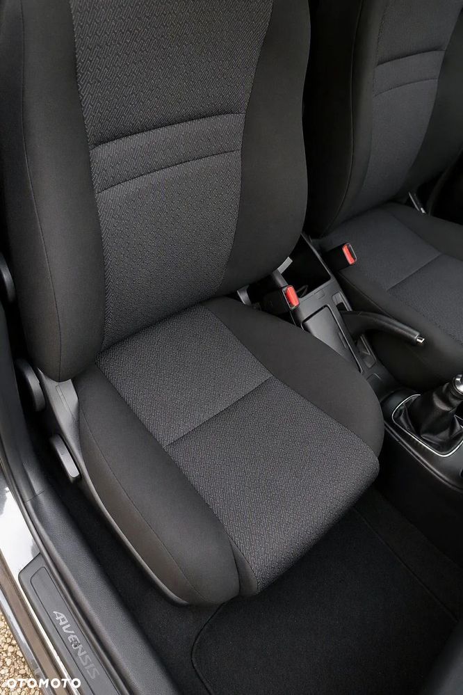 Toyota Avensis 2.0 D-4D Sol - 15