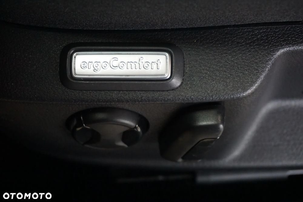 Volkswagen Passat Variant 1.6 TDI SCR DSG Comfortline - 33