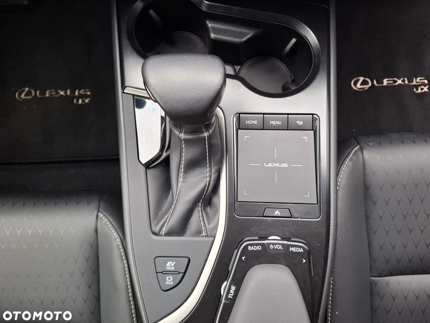 Lexus UX 250h GPF F Impression 2WD - 34