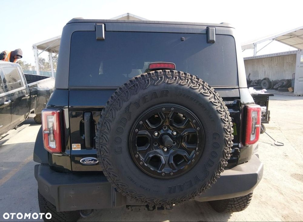 Ford Bronco - 7
