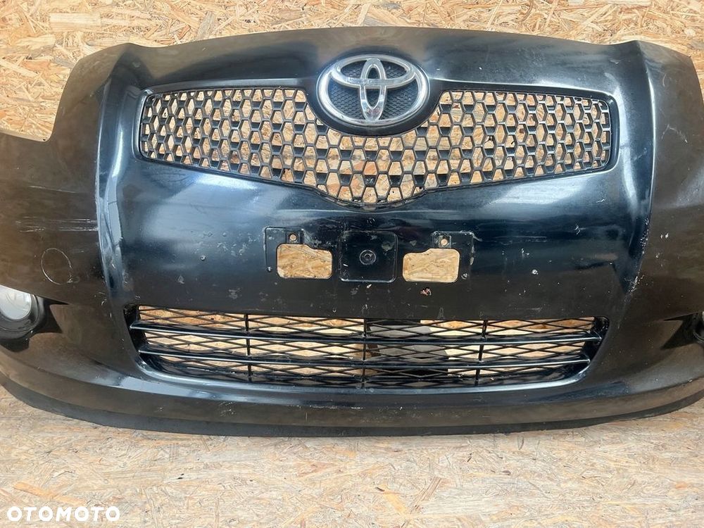 ZDERZAK PRZEDNI przód TOYOTA YARIS II 2 - 4