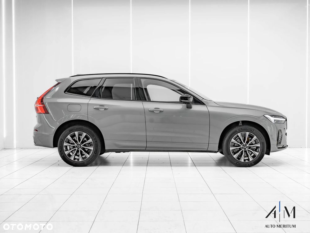 Volvo XC 60 B4 D AWD Plus Dark - 8