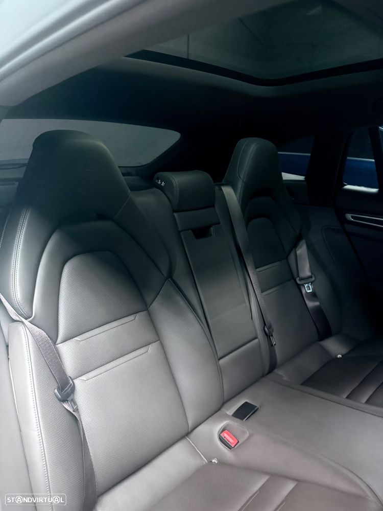 Porsche Panamera Sport Turismo 4S E-Hybrid - 22