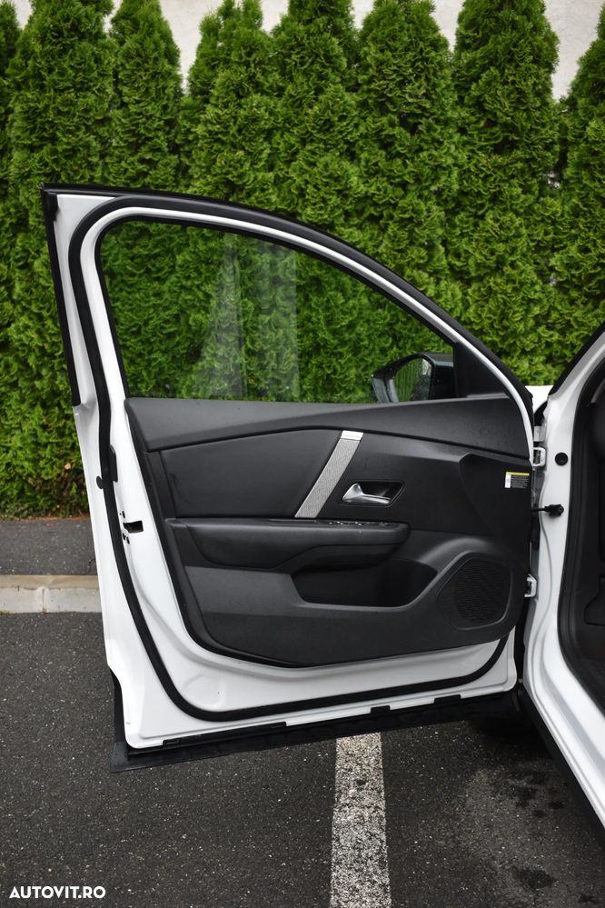 Citroën C4 BlueHDi 130 Stop&Start EAT8 SHINE - 22