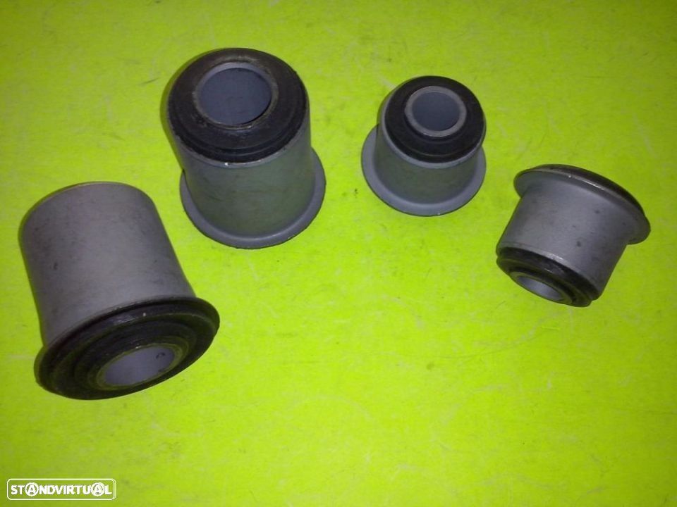 Kit de sinoblocos braços Toyota Hiace e Hilux NOVOS - 1