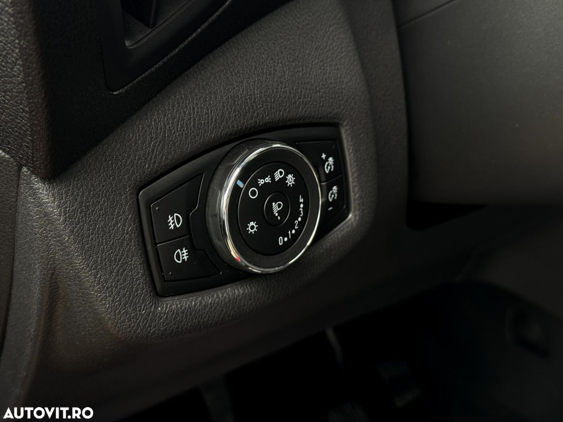 Ford Tourneo Connect 1.0 EcoBoost Start-Stop Titanium - 14