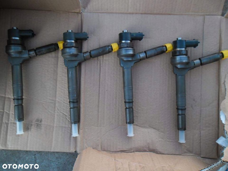 OPEL CORSA 1,7 CDTI WTRYSKI WTRYSK 0445110175 - 1