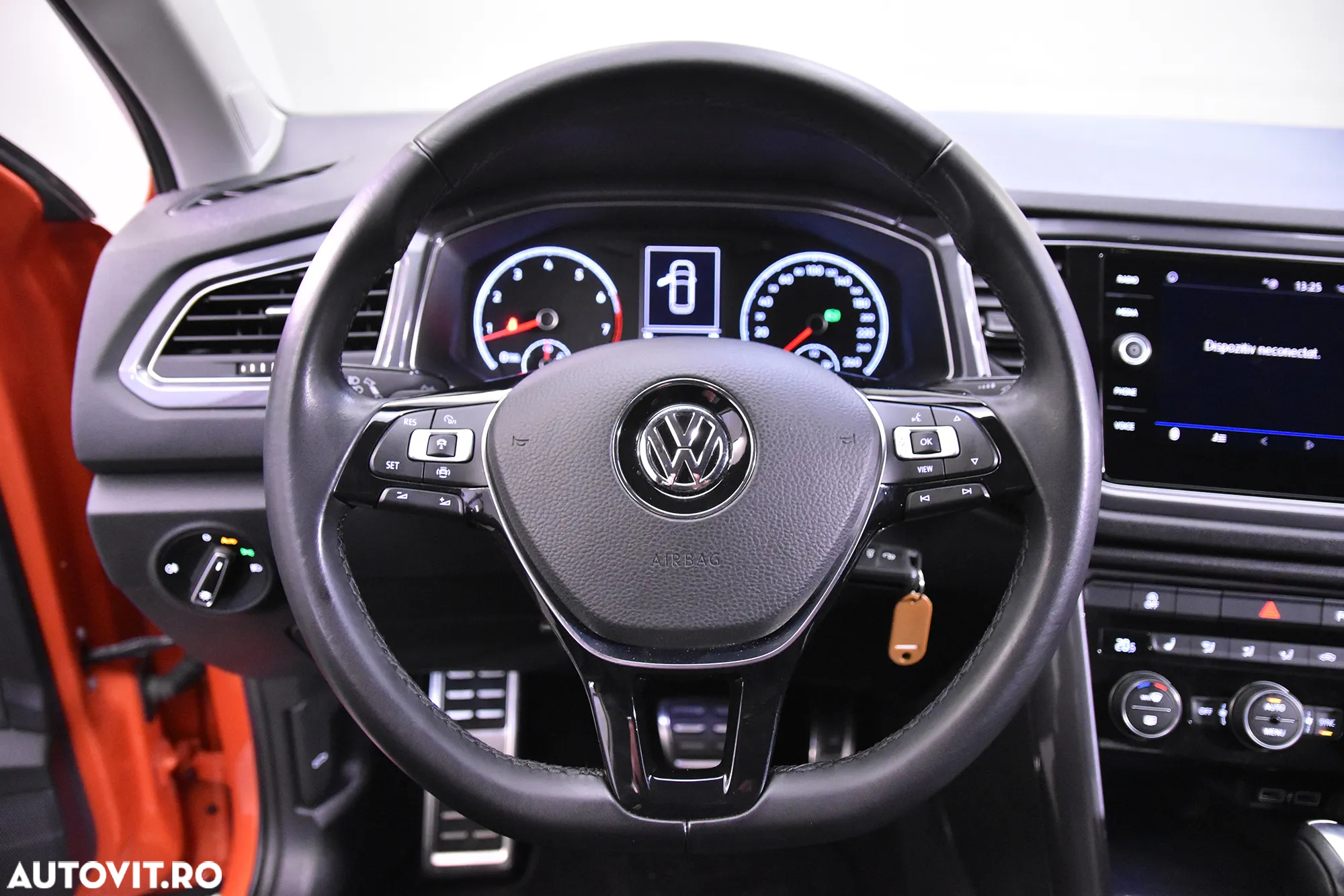 Volkswagen T-ROC - 16