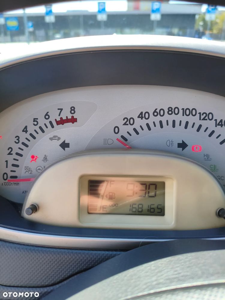 Daihatsu Sirion 1.0 - 14