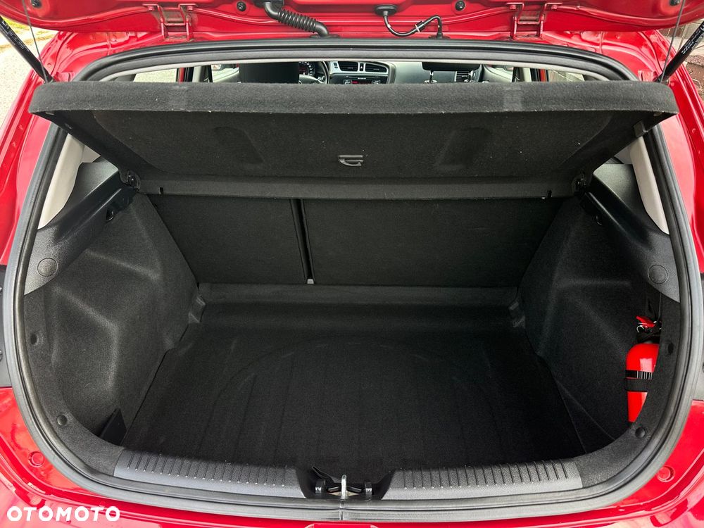 Kia Ceed - 13