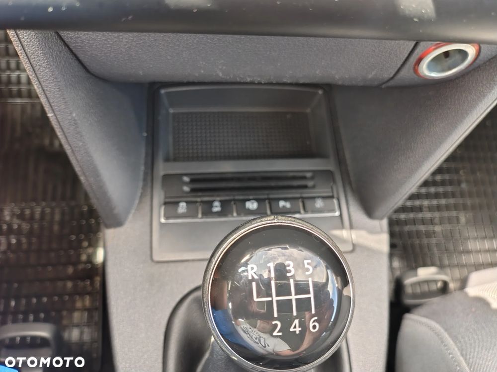 Volkswagen Touran 2.0 TDI DPF BlueMotion Technology Life - 25