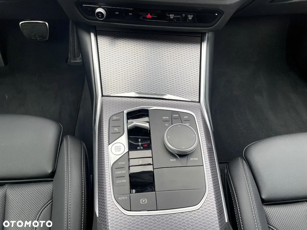 BMW Seria 3 320d xDrive mHEV M Sport - 11