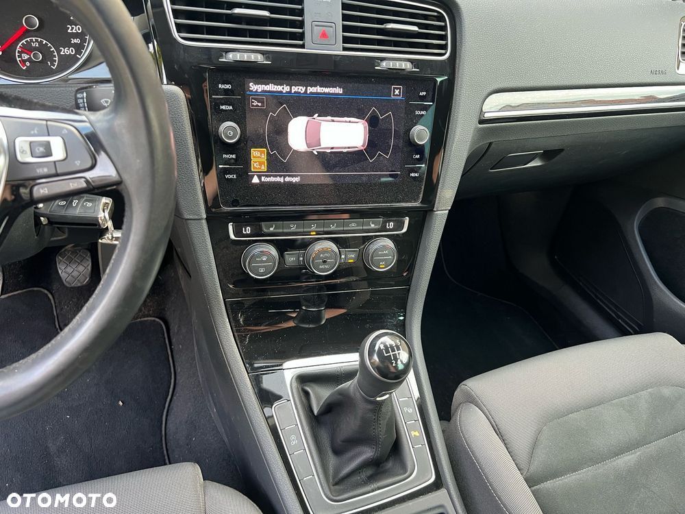 Volkswagen Golf - 20