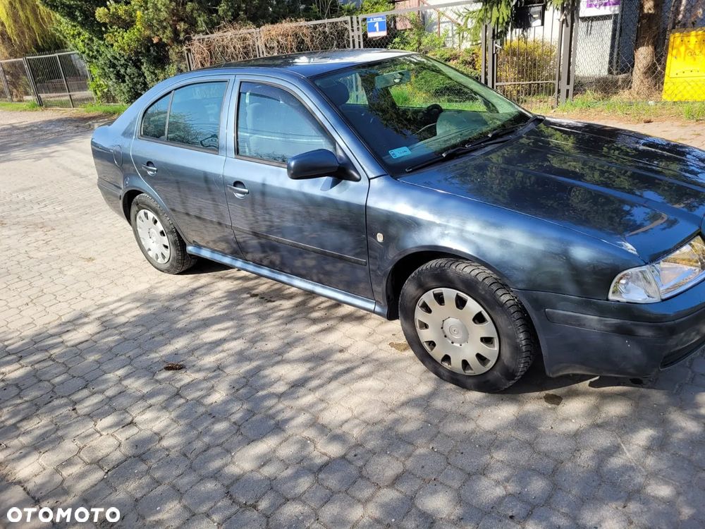 Skoda Octavia 1.6 GLX - 1