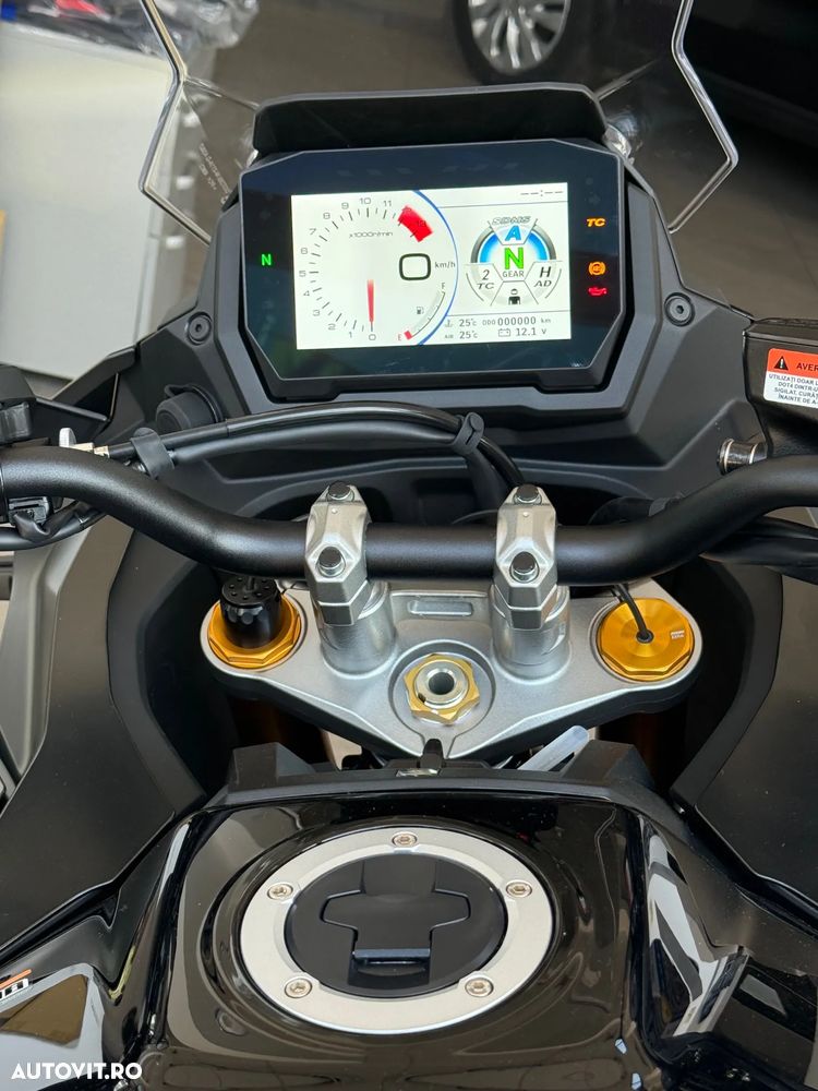 Suzuki GSX S1000GX - 4