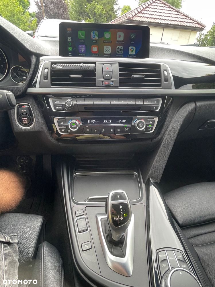 BMW Seria 3 330i xDrive - 17