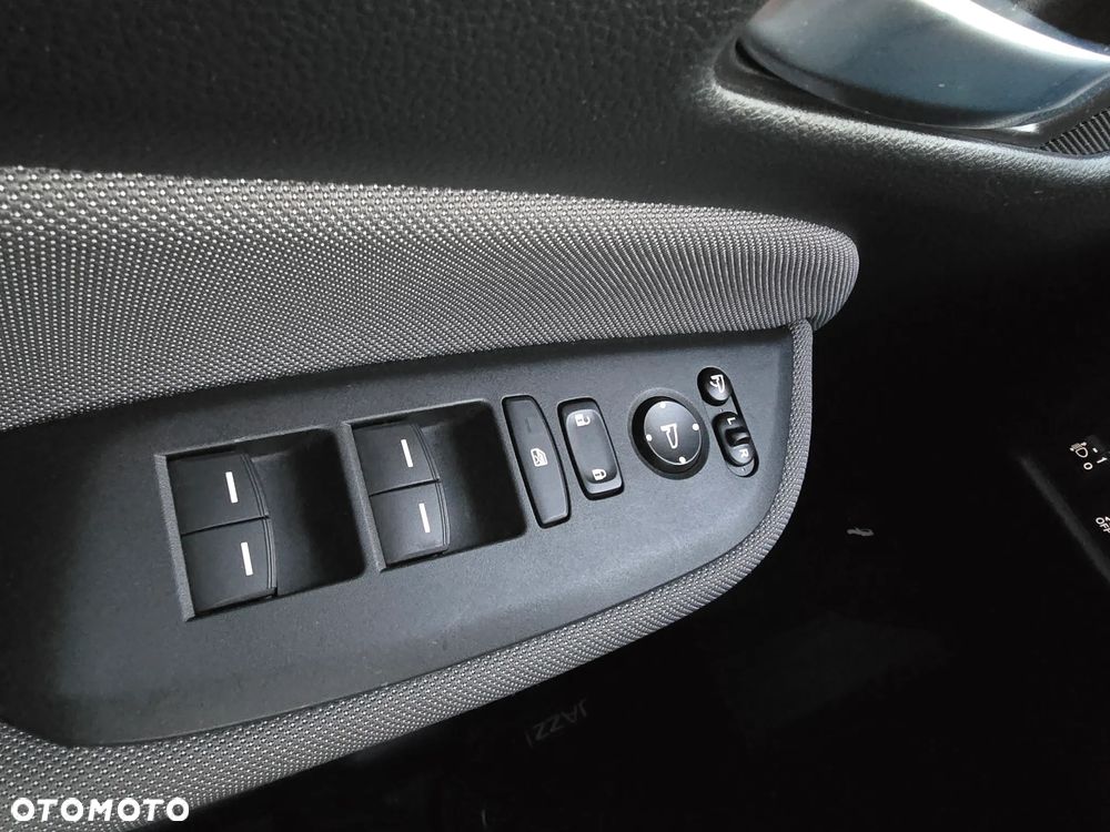 Honda Jazz 1.5 i-MMD Executive Crosstar (Czarny Dach) - 24