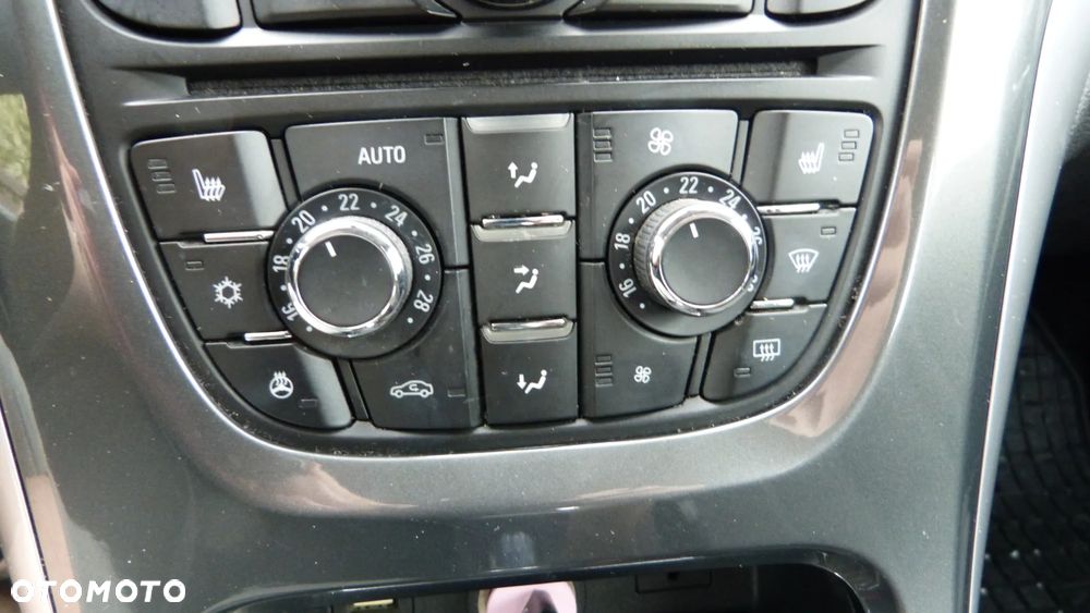 Opel Astra 1.4 Turbo Exklusiv - 18