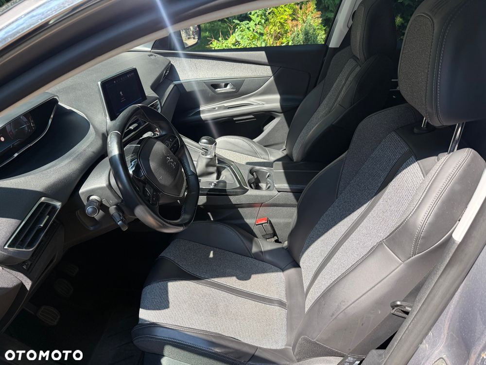 Peugeot 3008 1.5 BlueHDi Allure S&S - 13