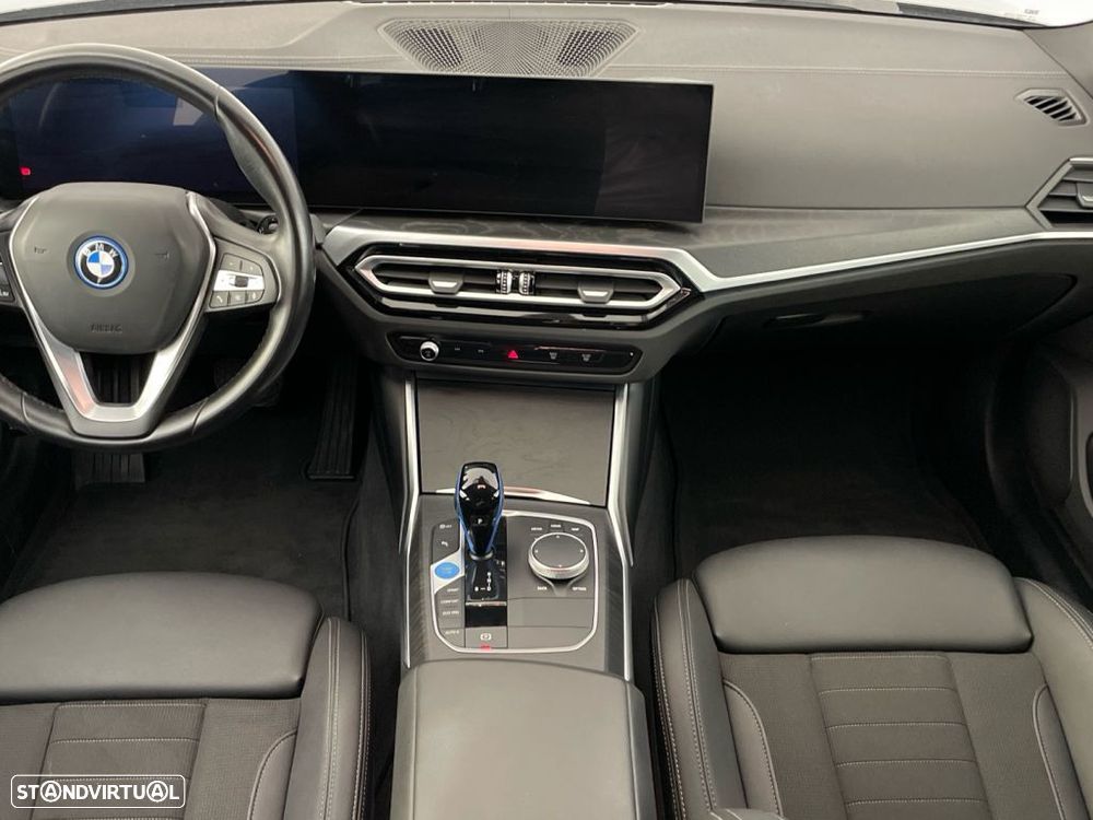 BMW i4 eDrive40 - 10