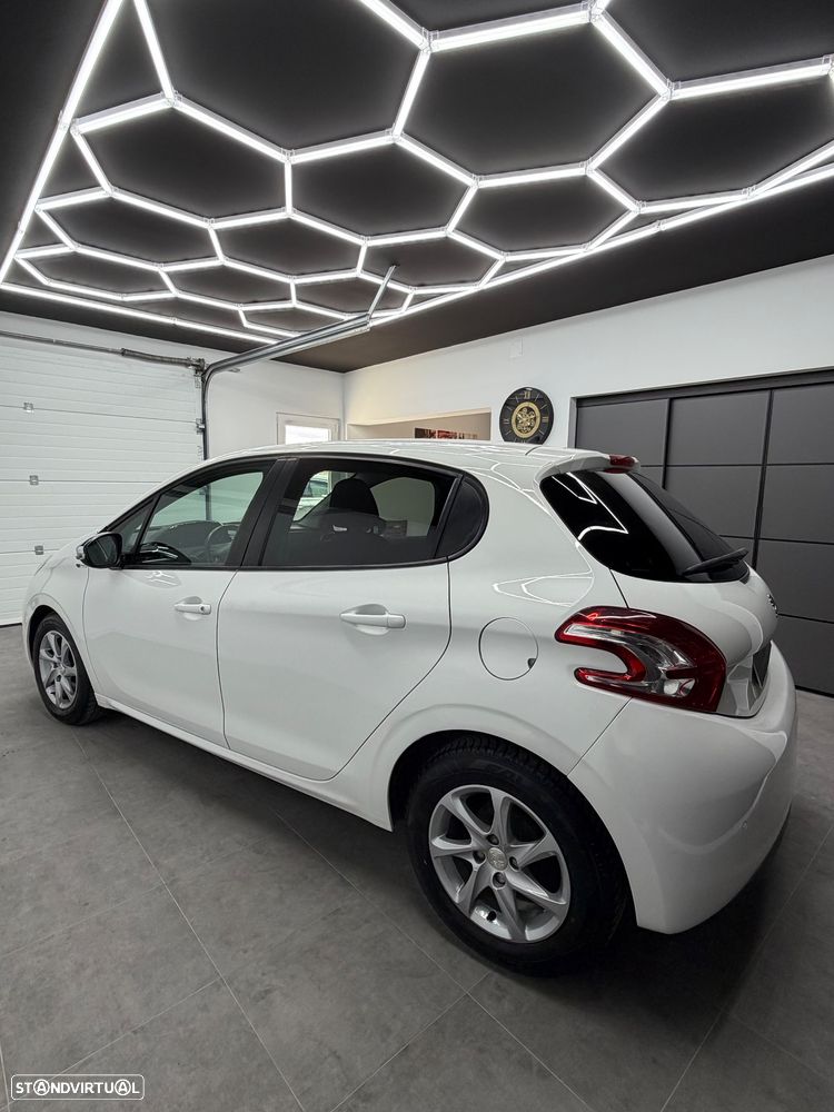 Peugeot 208 1.2 PureTech Active - 4