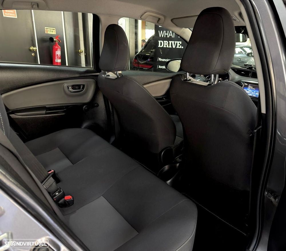 Toyota Yaris 1.0 VVT-i Exclusive - 32